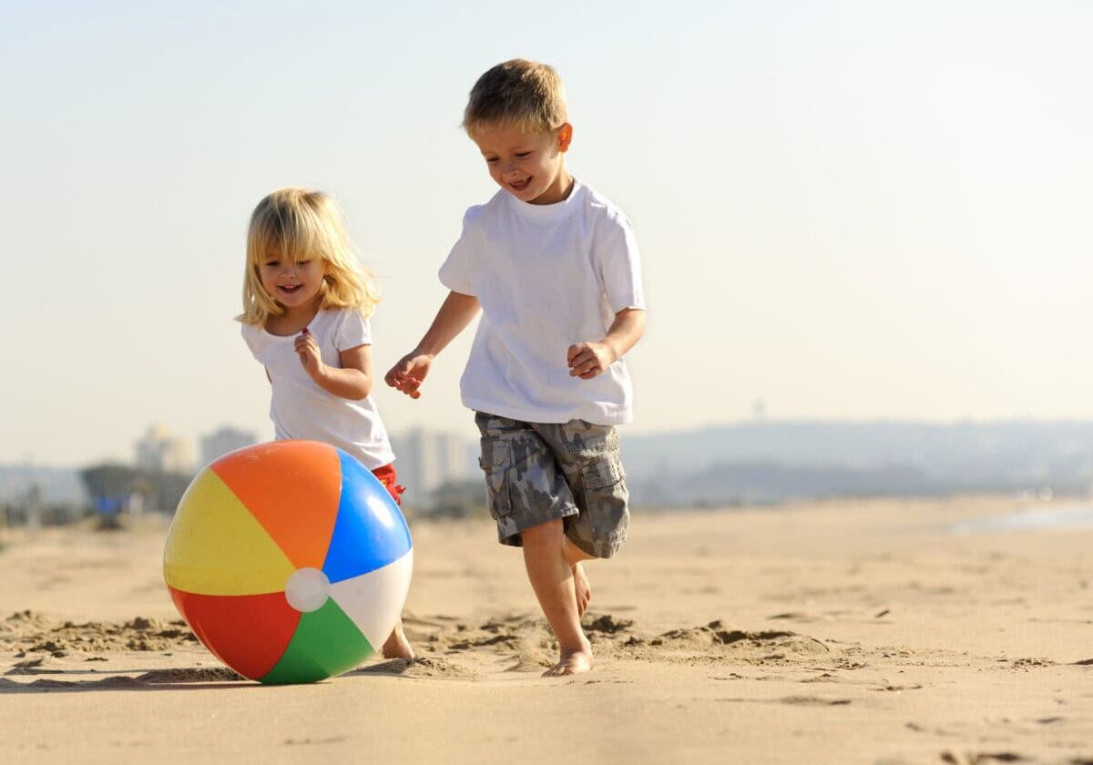 children-sand